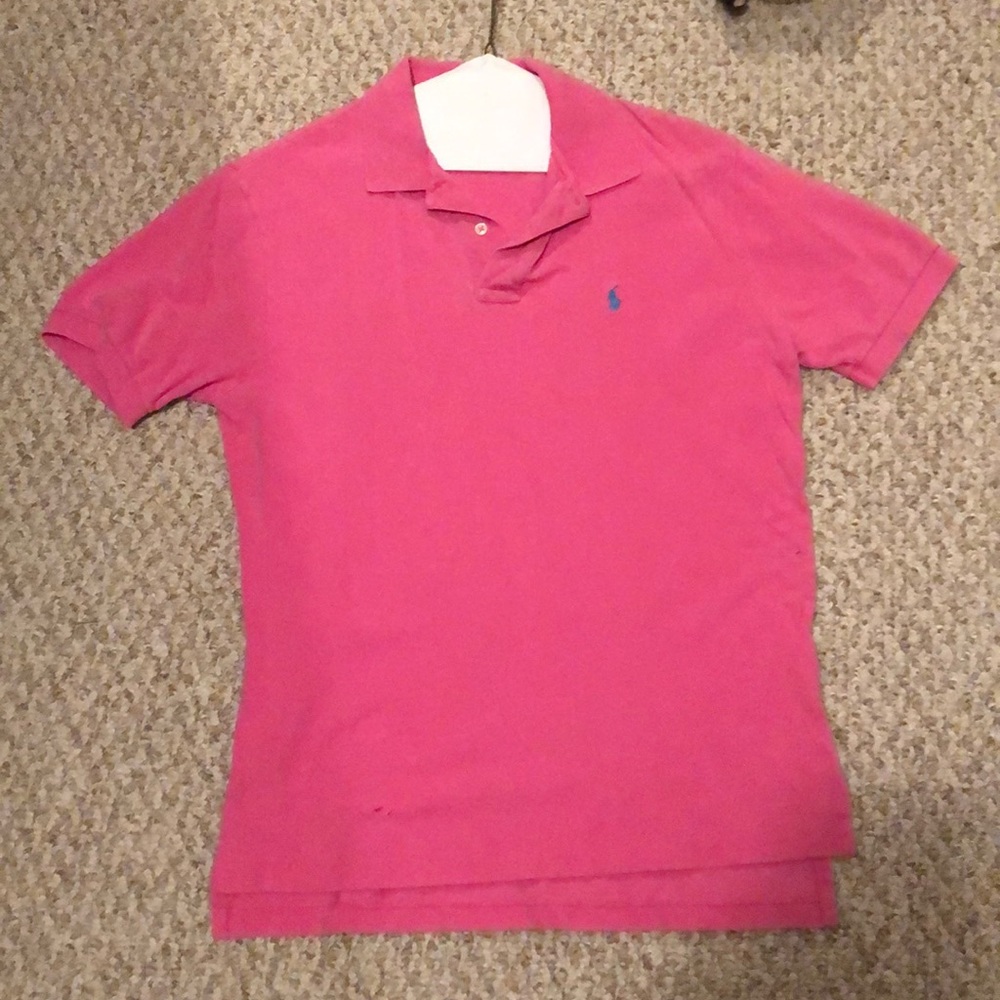 Men’s pink polo